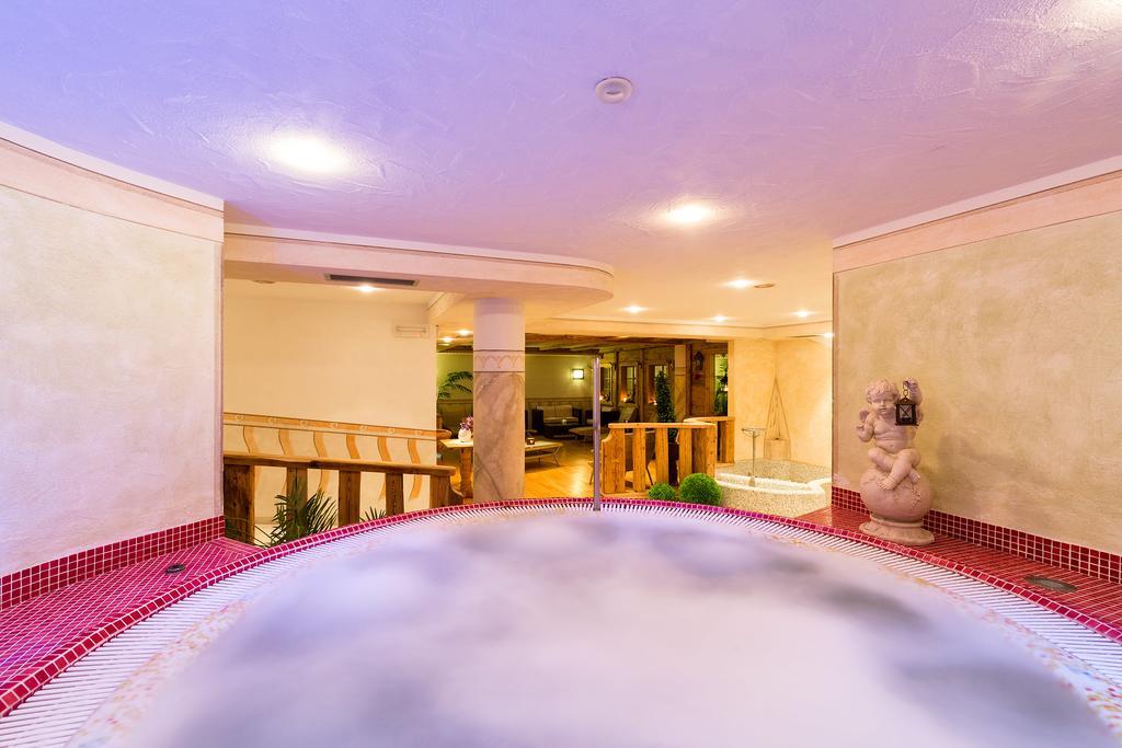 Hotel Bel Sit コルヴァーラ・イン・バディーア エクステリア 写真