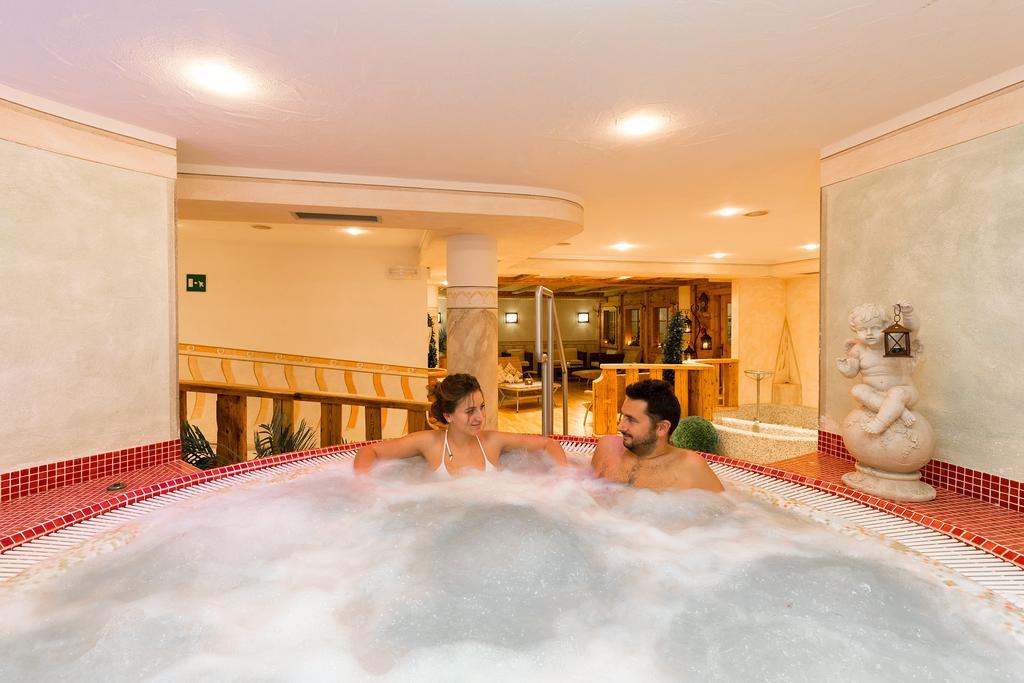Hotel Bel Sit コルヴァーラ・イン・バディーア エクステリア 写真