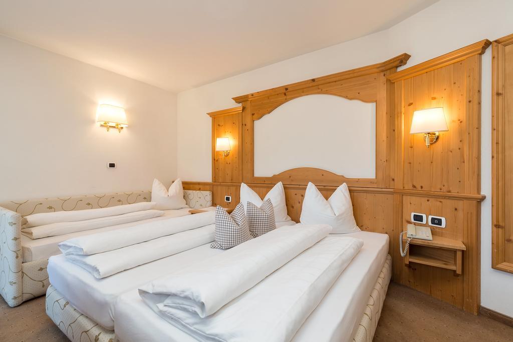 Hotel Bel Sit コルヴァーラ・イン・バディーア エクステリア 写真