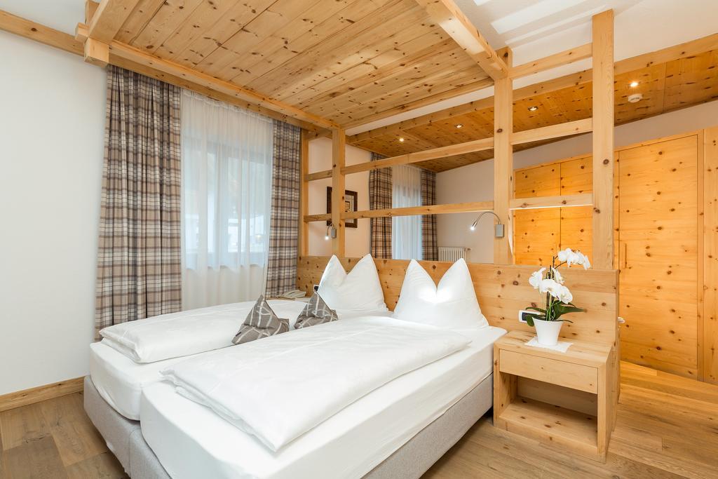 Hotel Bel Sit コルヴァーラ・イン・バディーア エクステリア 写真