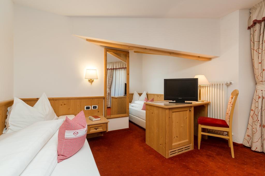 Hotel Bel Sit コルヴァーラ・イン・バディーア エクステリア 写真