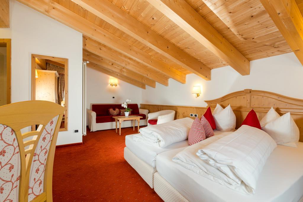 Hotel Bel Sit コルヴァーラ・イン・バディーア エクステリア 写真