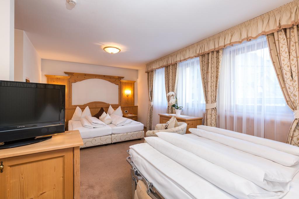 Hotel Bel Sit コルヴァーラ・イン・バディーア エクステリア 写真